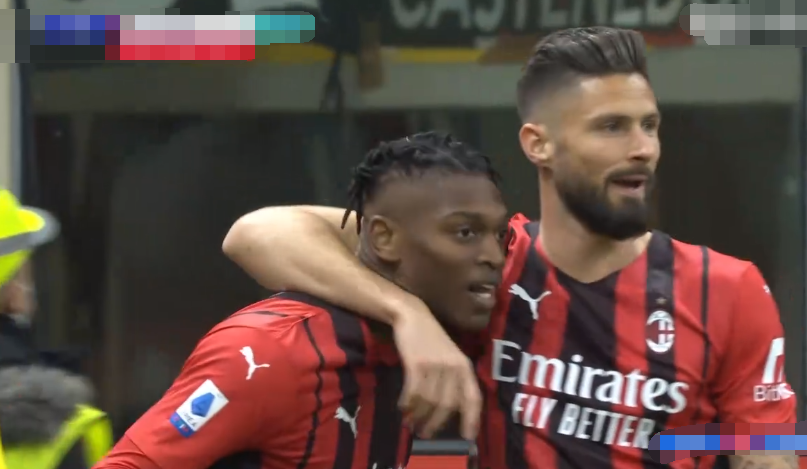  AC米兰防线送礼遭绝杀  