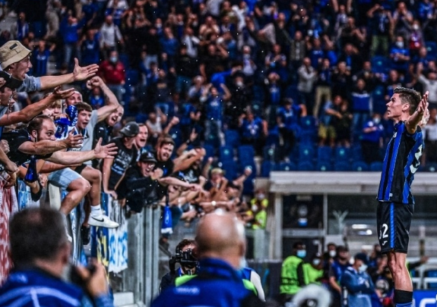  多特蒙德绝杀法兰克福登顶积分榜首  