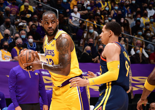  湖人逆转勇士夺季前赛首胜，詹姆斯准三双显威力  